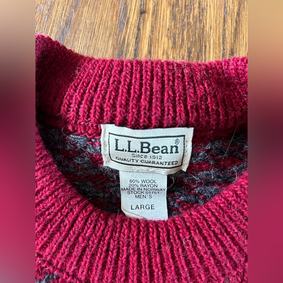 Classic men’s vintage LL Bean Sweater - Picture 2 of 2